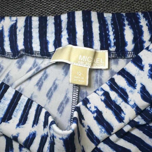 Michael Kors Blue & White Print Flare Pants Size 12 EUC Gold Zip Detail - Picture 9 of 9